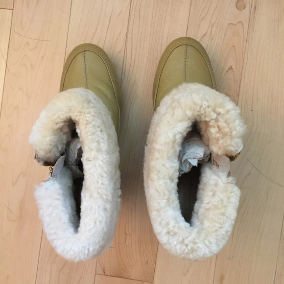 COPY - Hunter shearling ankle boots - Picture 3 of 11